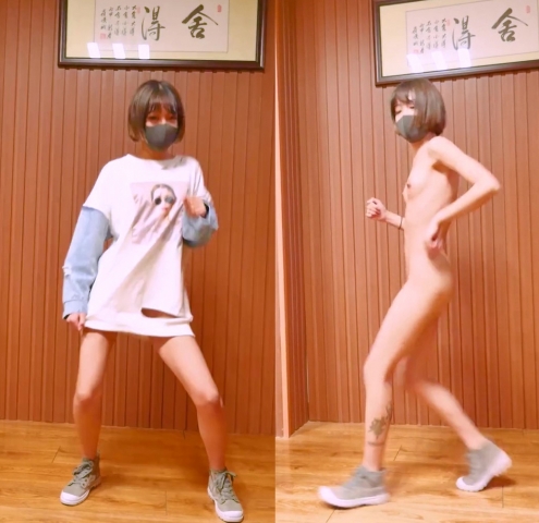 スレンダー美女が陰毛丸出しでキレッキレのダンス。