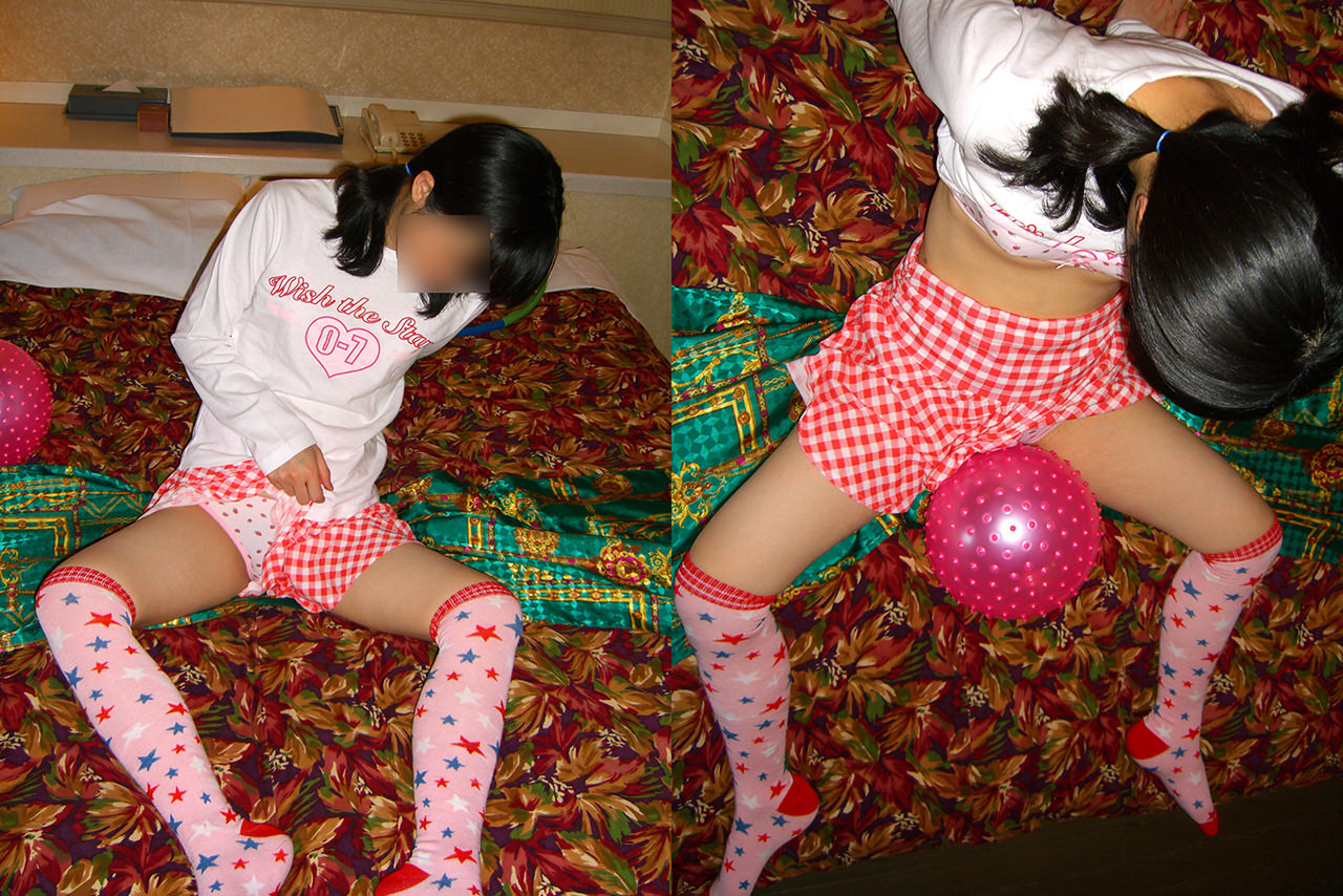 スレンダー美女が陰毛丸出しでキレッキレのダンス。