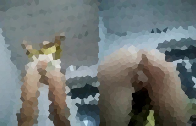 小さな手でしっかりと握って