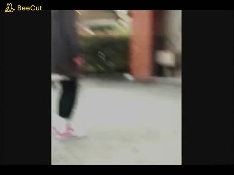 【お花見トイレ行列】恥じらい尿意我慢 クラスのNo.1清楚女子