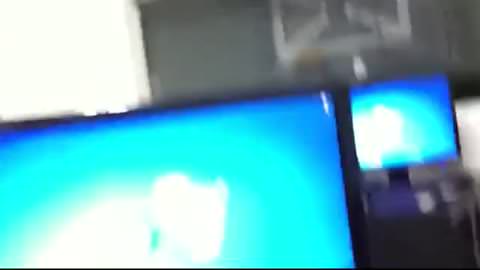 同僚がいるのに