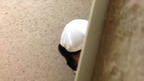 盗撮❤スポーツ娘の和式汚トイレ２