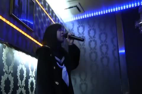 個人撮影　カラオケボックスで少女に悪戯
