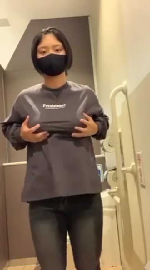 顔に似合わない爆乳女子♪友達には言えない秘密の自撮り♪