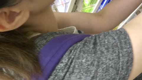 胸元の隙間vol.39