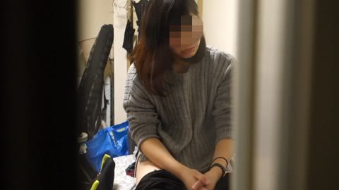 舐め方が甘く彼に叱られるが、奮起した彼女は、なんと顔を回しながらのローリングフェラ！！