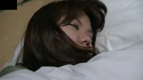 旅館で２人を眠らせて・・・