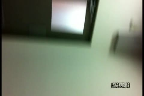 無修正 大学トイレ手取り待ち伏せ盗撮 Ⅱ