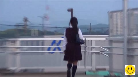 ポニーテールの激かわちゃん、公衆トイレで襲われる