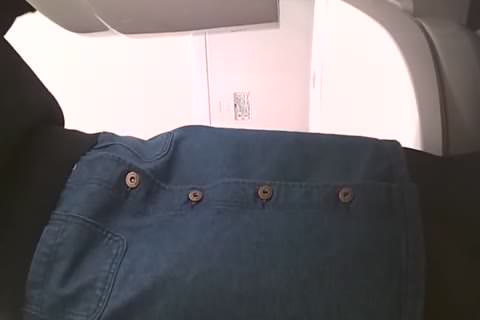 (無)若いOLお姉様の恥ずかしい個室での秘密