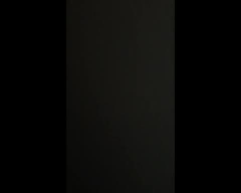 布団の中でおまんこドアップしてくれるエース