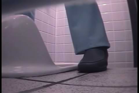 無修正投稿！ウチのトイレ全て魅せます！職権乱用！雑居ビルの管理人