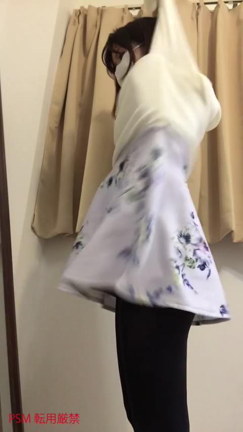 剛毛で黒乳首だけどエロい！！友達の着替えとトイレ姿盗撮