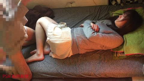 睡眠薬で昏睡眠姦!!意識なく犯される貧乳女!!