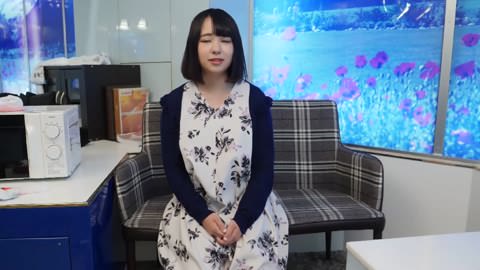 HD画質 清純派で〇坂系アイドルレベルで超巨乳!!! これ以上何を望べばいいの? 中出し。