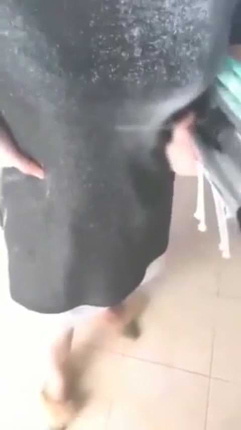 カップル 汚い公衆便所でファック配信