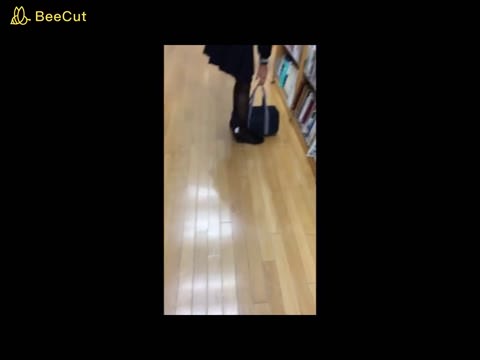 (PC/携帯対応)バレてるのにバレないフリしておびえる純白パンティ娘!!