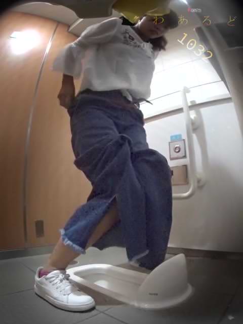 大あり(和式斜め前＆下アングル）　美人さんを観察13