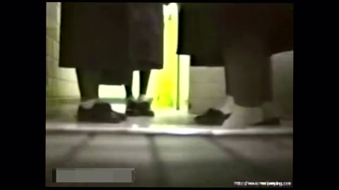 制服おしっこ我慢　モジモジ