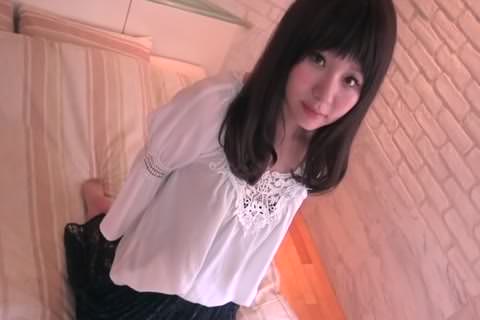 無修正　パイパン潮吹きスレンダー若妻に大量中出し【前編】