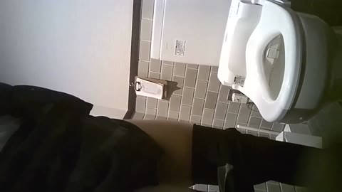 【伝説】流出したトイレオナニー盗撮