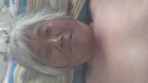 【個人撮影】【無】白髪の80歳の中国のぽっちゃりお婆ちゃんのパイパンマンコに生ハメ中出しをハメ撮り！