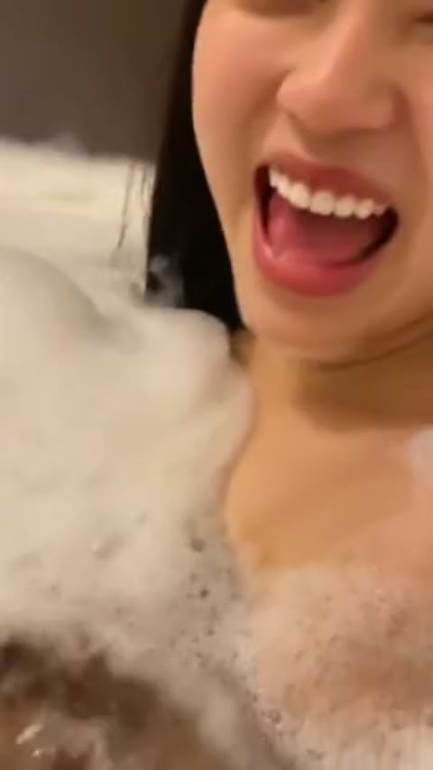 仲良しJK泡泡バスタイム☆