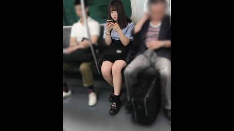 【制服JK】さかさんぽ No.034 アイドルJKの張りのあるお尻【顔出し】