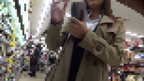 【痴漢動画】白パン食い込み＊タンポン引き抜き＊陰唇いじりで吐息漏れ