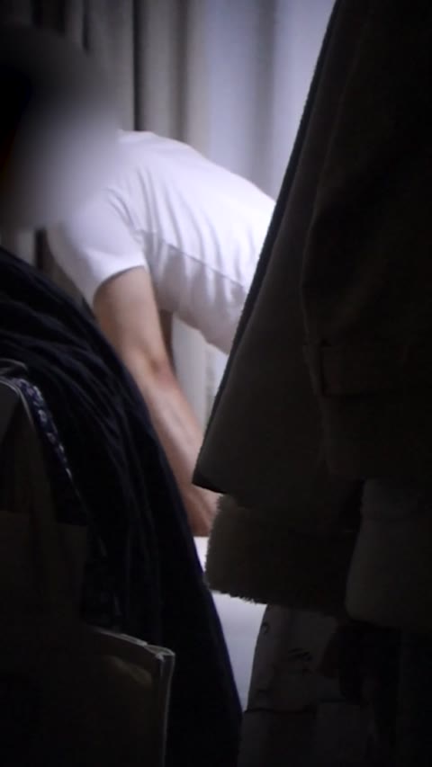 欲望を満たすだけと思われる激しいピストンは、人間としての本能が見え、神秘的な感じさえします。