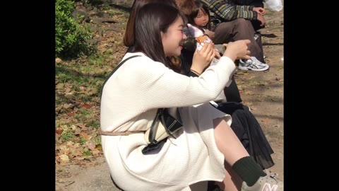 ハーフ系の超Ｓ級美女が起き上がりＭ字開脚パンモロ！！