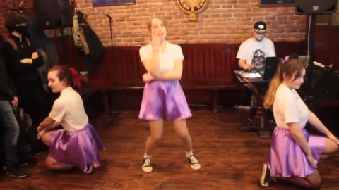 あまりに可愛すぎる洋Ｊ★Ｋが爆乳からのぼっき乳首！！