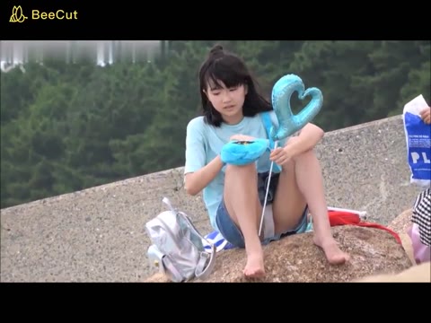 超美少女Ｊ★Ｋが大開脚で純白パンモロ！！