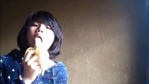 パイパン娘　バナナのおいしい食べ方