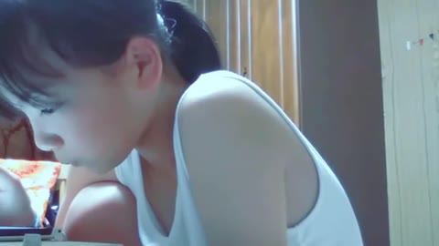 日本一の美少女がまさかの乳首ポロリ衝撃ハプニング!!(数量10セット限定&期間限定)