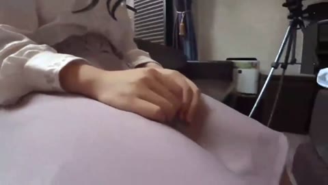 オタク系メガネっ子。初めてのハメ撮り。無。色白でむっちり。