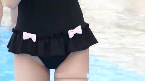 【奇跡のハミ毛・・】プールサイド撮影イベントにて