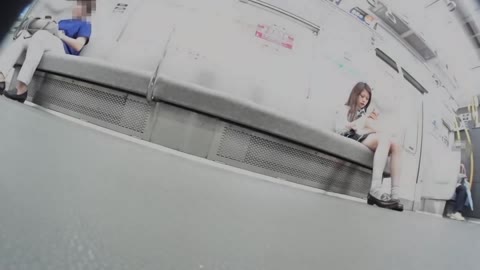 アイドルJKが風で生パンティ見えまくり